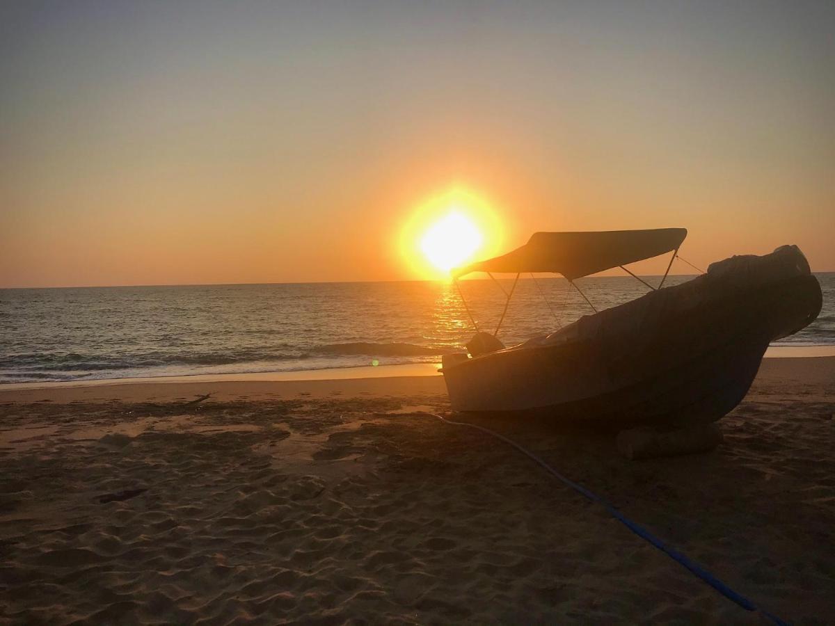 Khomba Beach House Alankuda エクステリア 写真