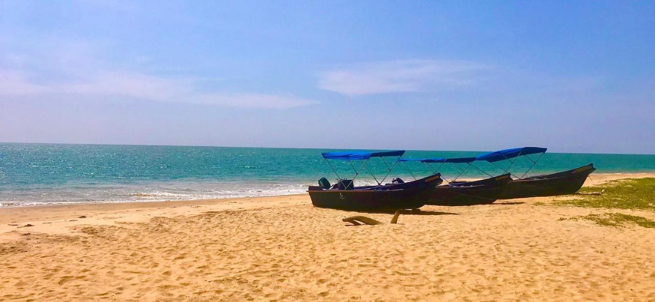Khomba Beach House Alankuda エクステリア 写真
